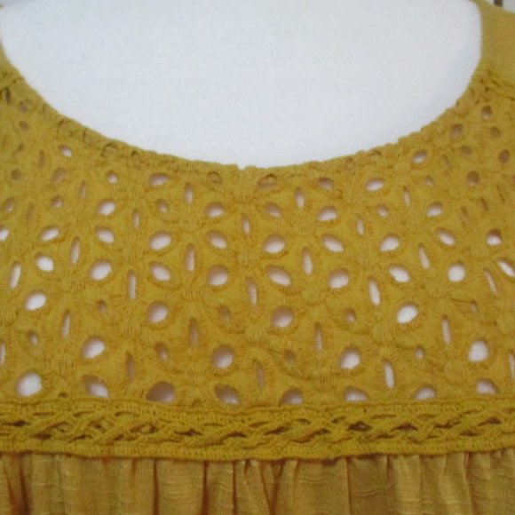 Yellow/Gold Empire Top with billowy sleaves - Picture 2 of 8